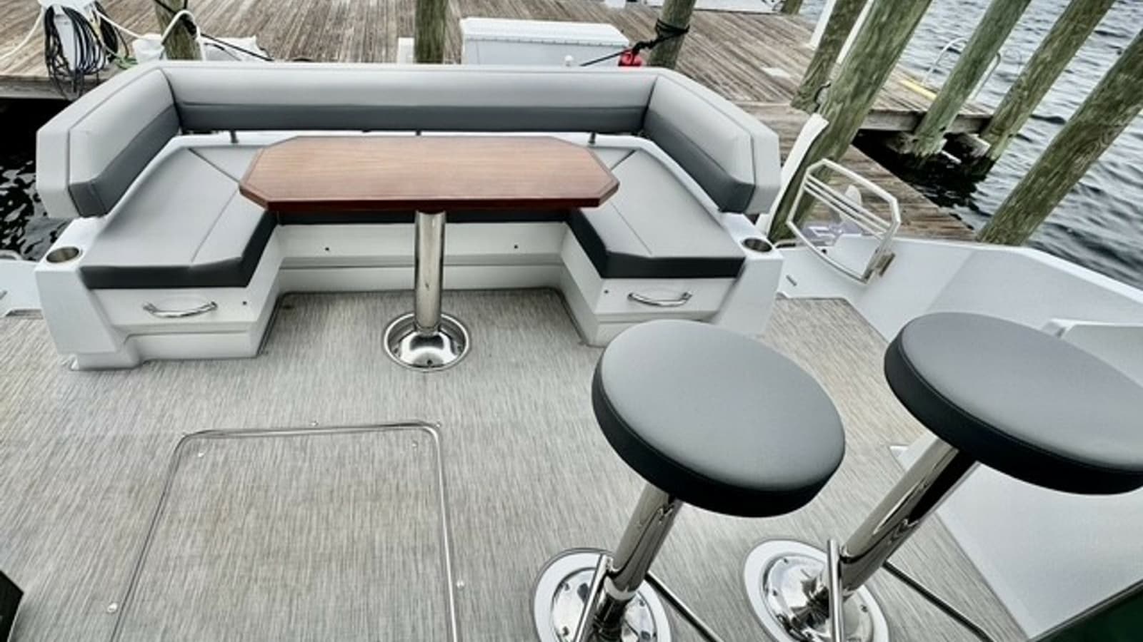 2023 Cruisers Yachts 50 Cantius - Photo 29