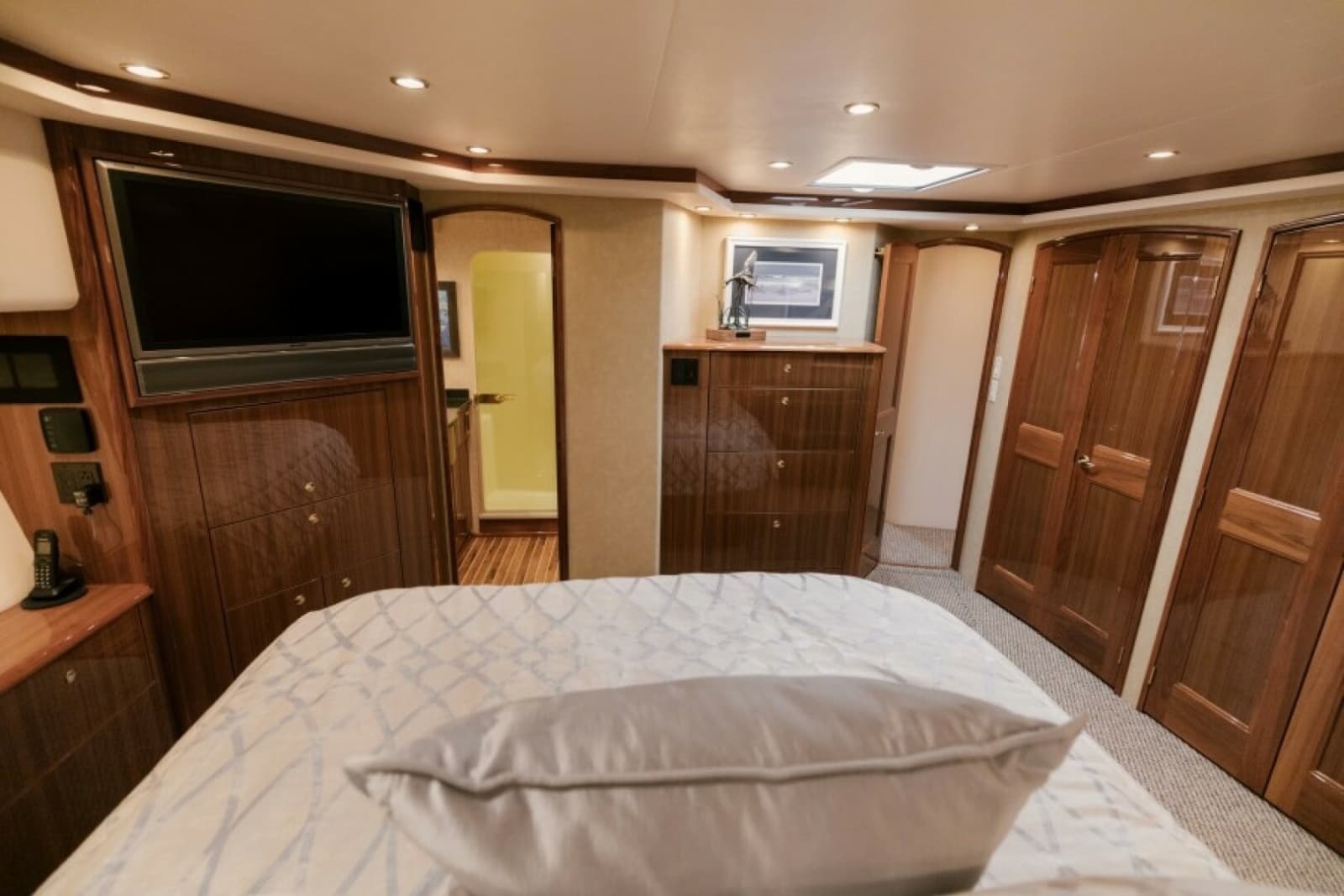 2006 Viking 74 Enclosed Bridge - Photo 29