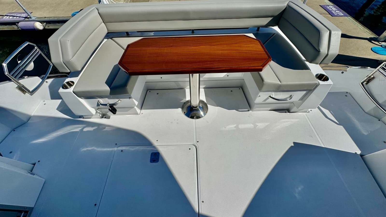 2024 Cruisers Yachts 50 Cantius - Photo 27