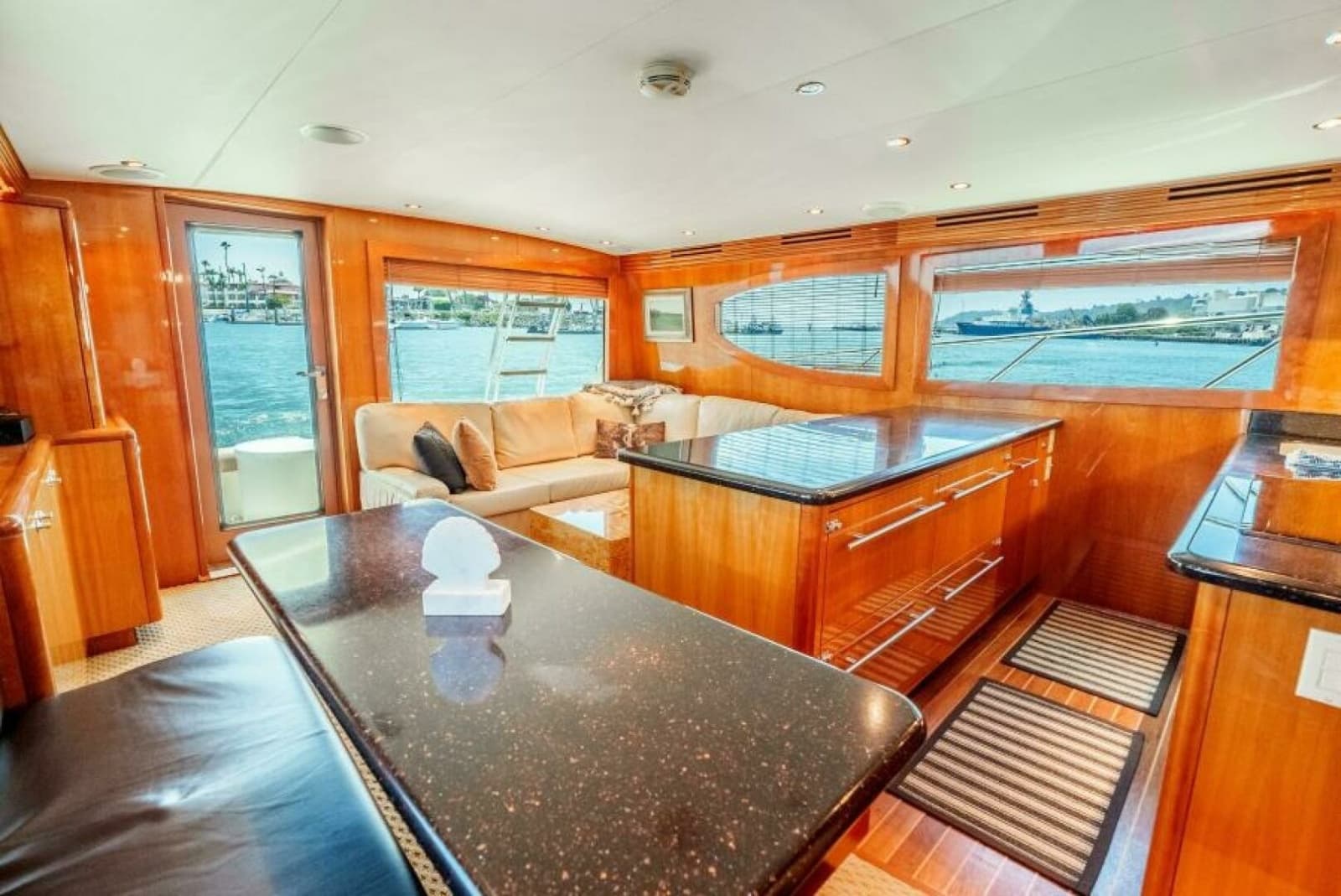 2004 Hatteras 54 Convertible - Photo 12
