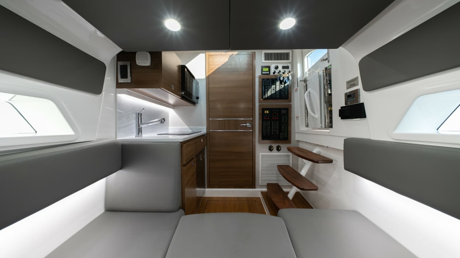 2022 Valhalla Boatworks V-46 - Photo 32