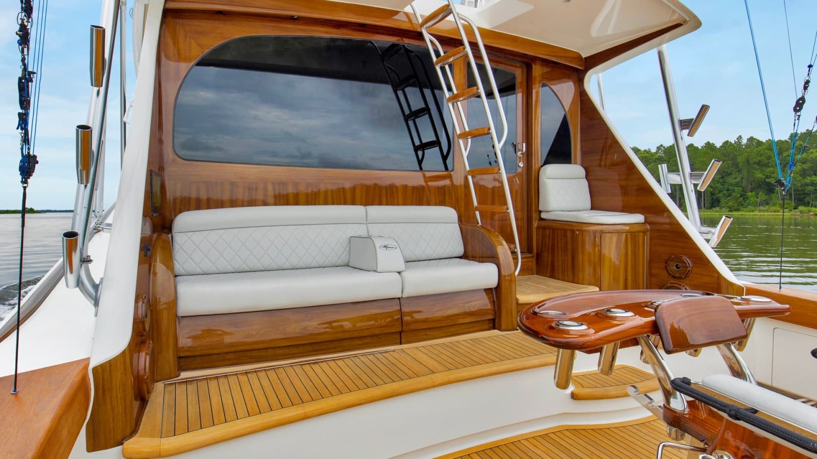 2020 Viking 68 Convertible - Photo 55