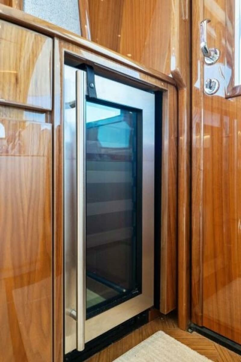 2021 Viking 54 Convertible - Photo 33