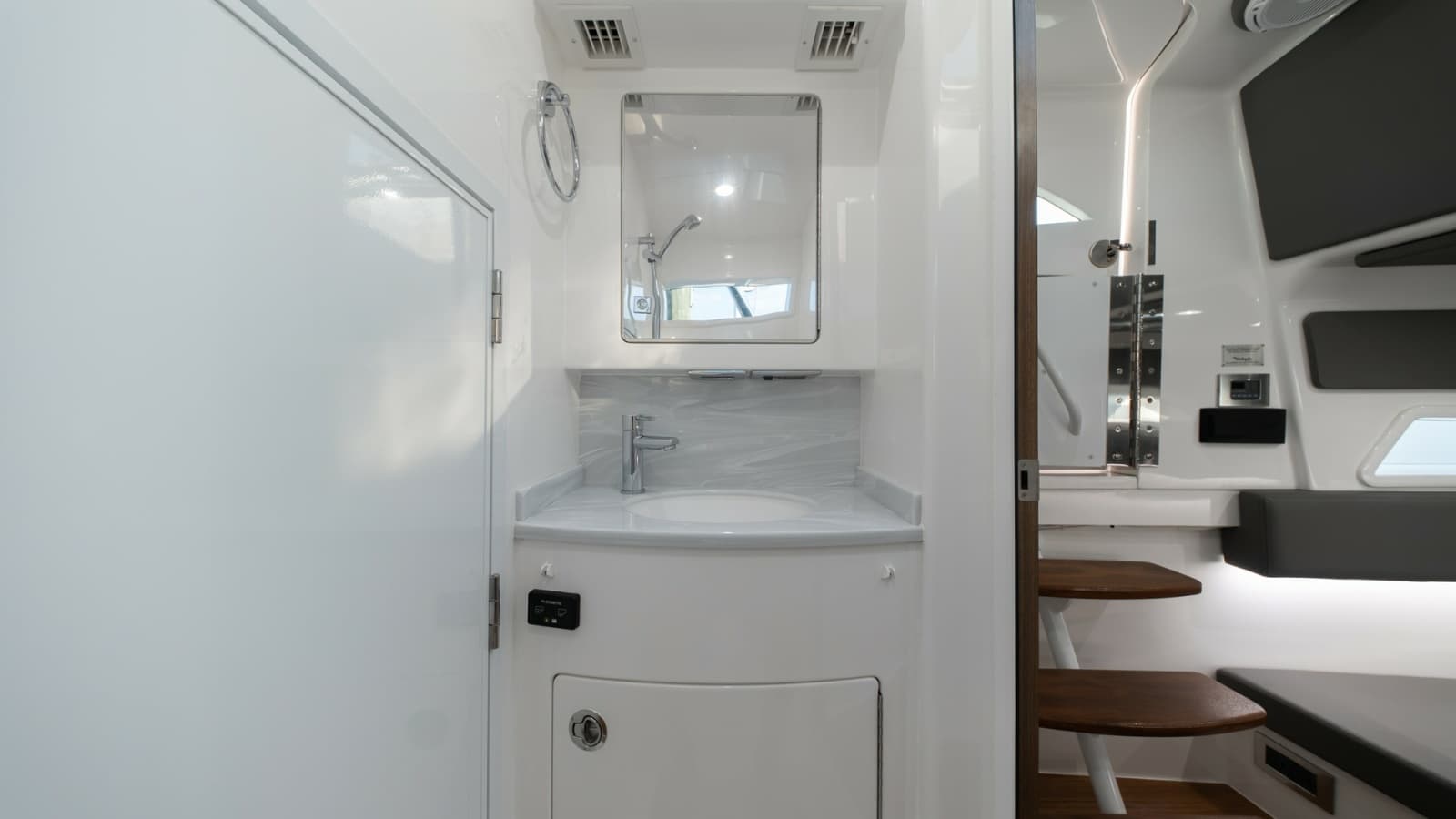 2022 Valhalla Boatworks V-46 - Photo 35