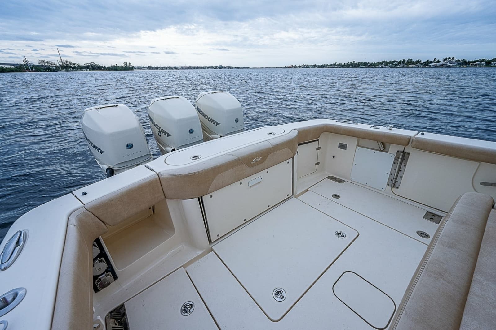 2018 Scout 355 LXF - Photo 38