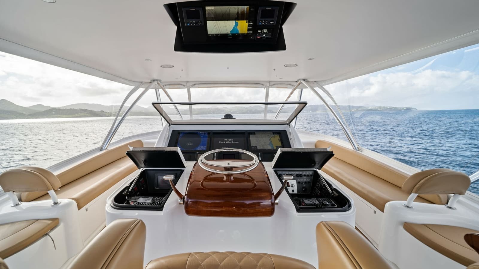 2015 Viking 70 Convertible  - Photo 2