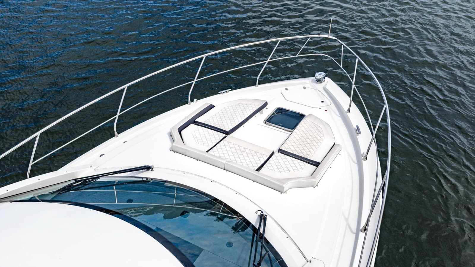 2019 Cruisers Yachts Cantius 46 - Photo 53