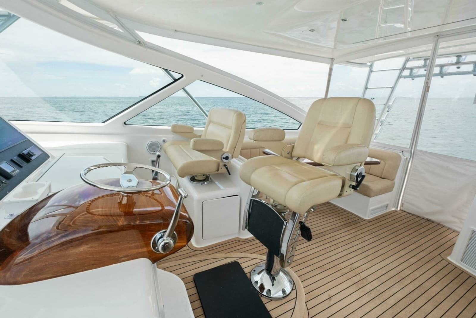 2015 Viking 52 OPEN - Photo 59