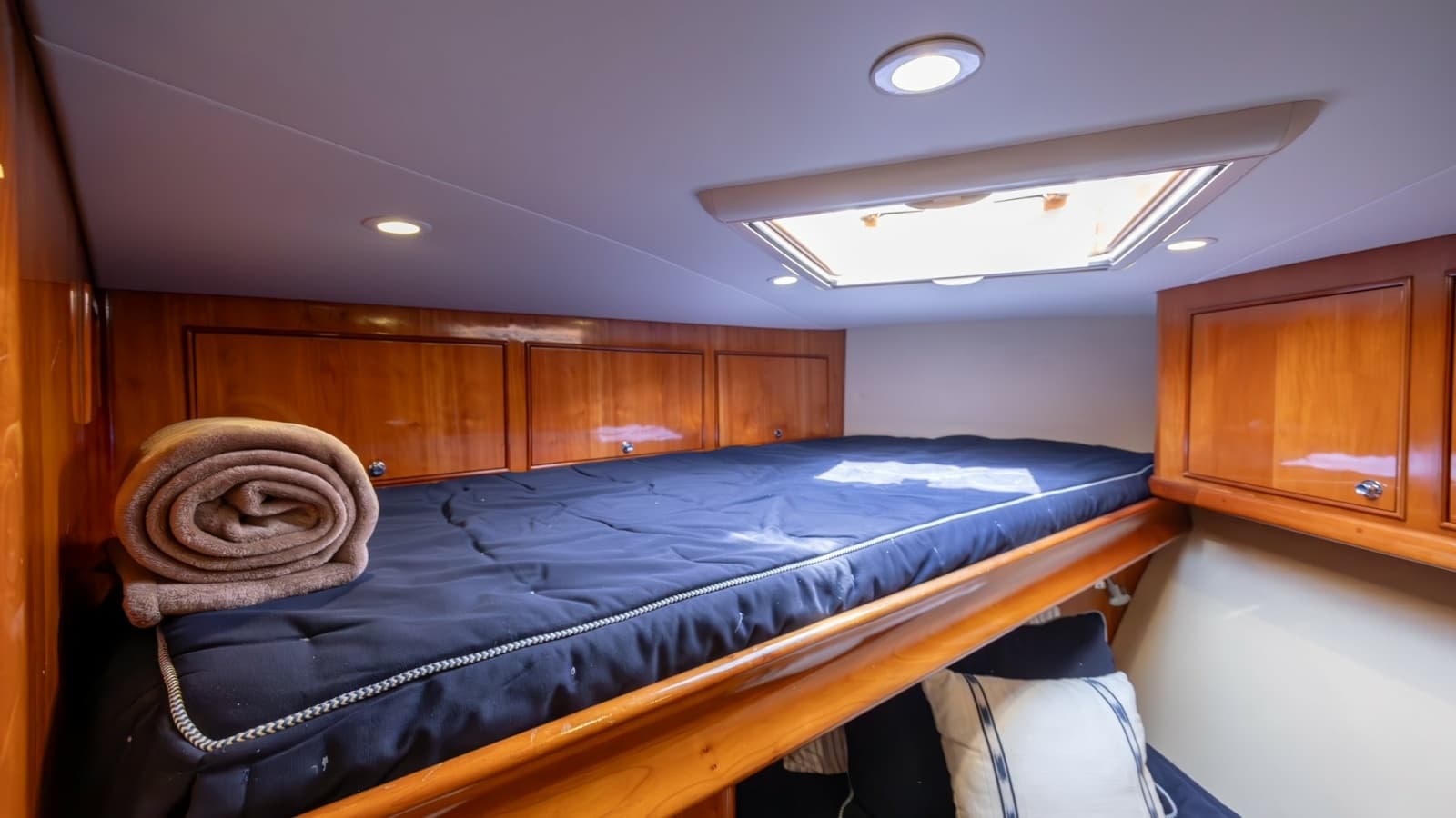2008 Winter Custom Yachts 62 Sportfish - Photo 20