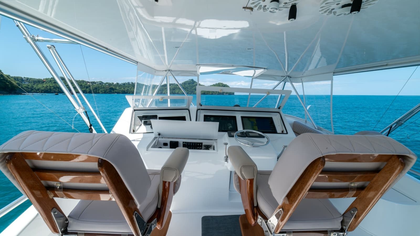 2001 Viking 61 Convertible - Photo 51