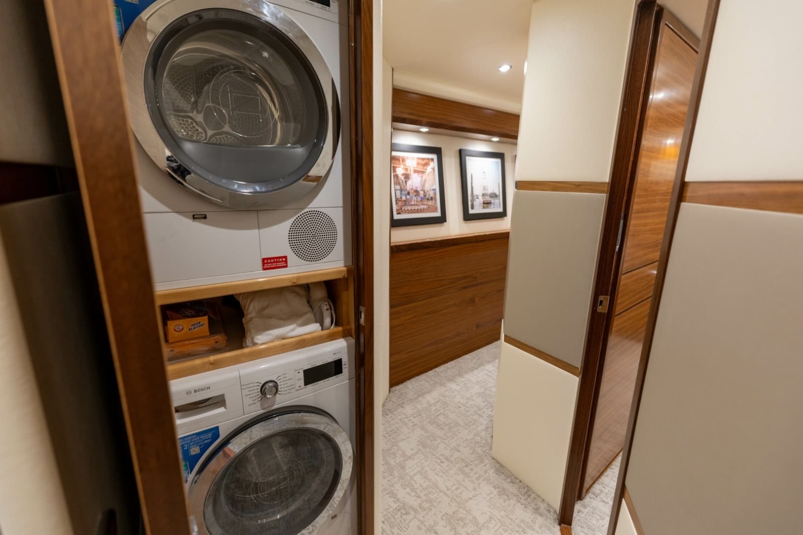 2023 Viking 72 Convertible - Photo 31
