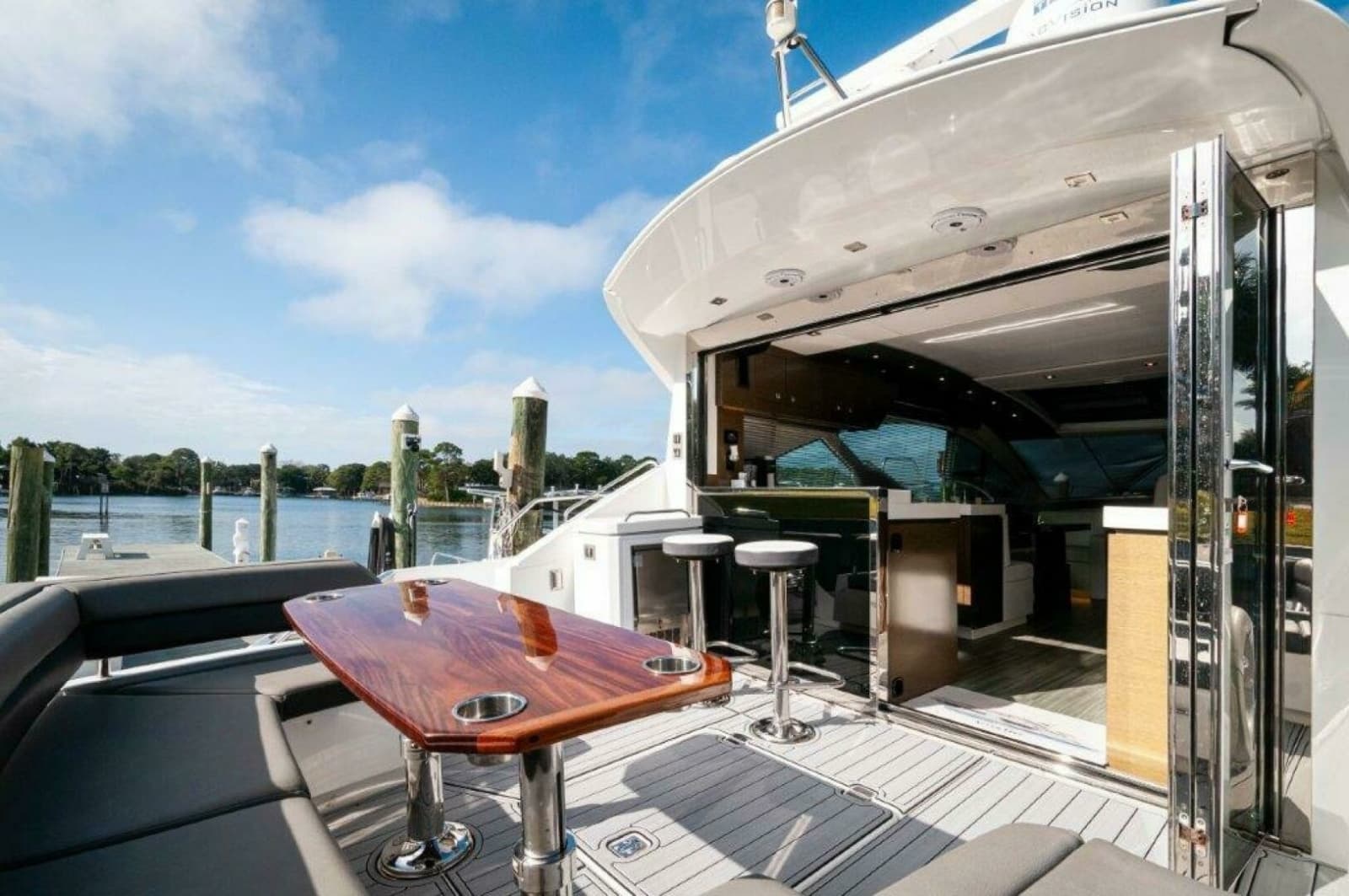 2019 Cruisers Yachts 60 Cantius - Photo 47