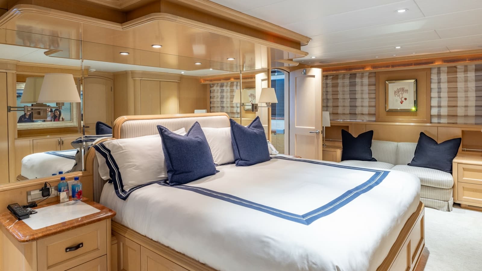 1998 Trinity Yachts 144  - Photo 28