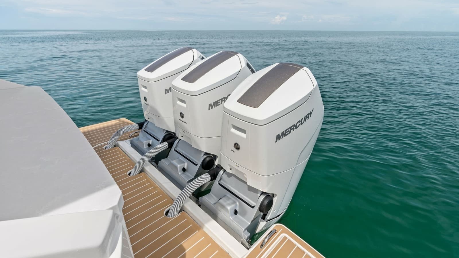 2025 Tiara Yachts 48LE - Photo 16
