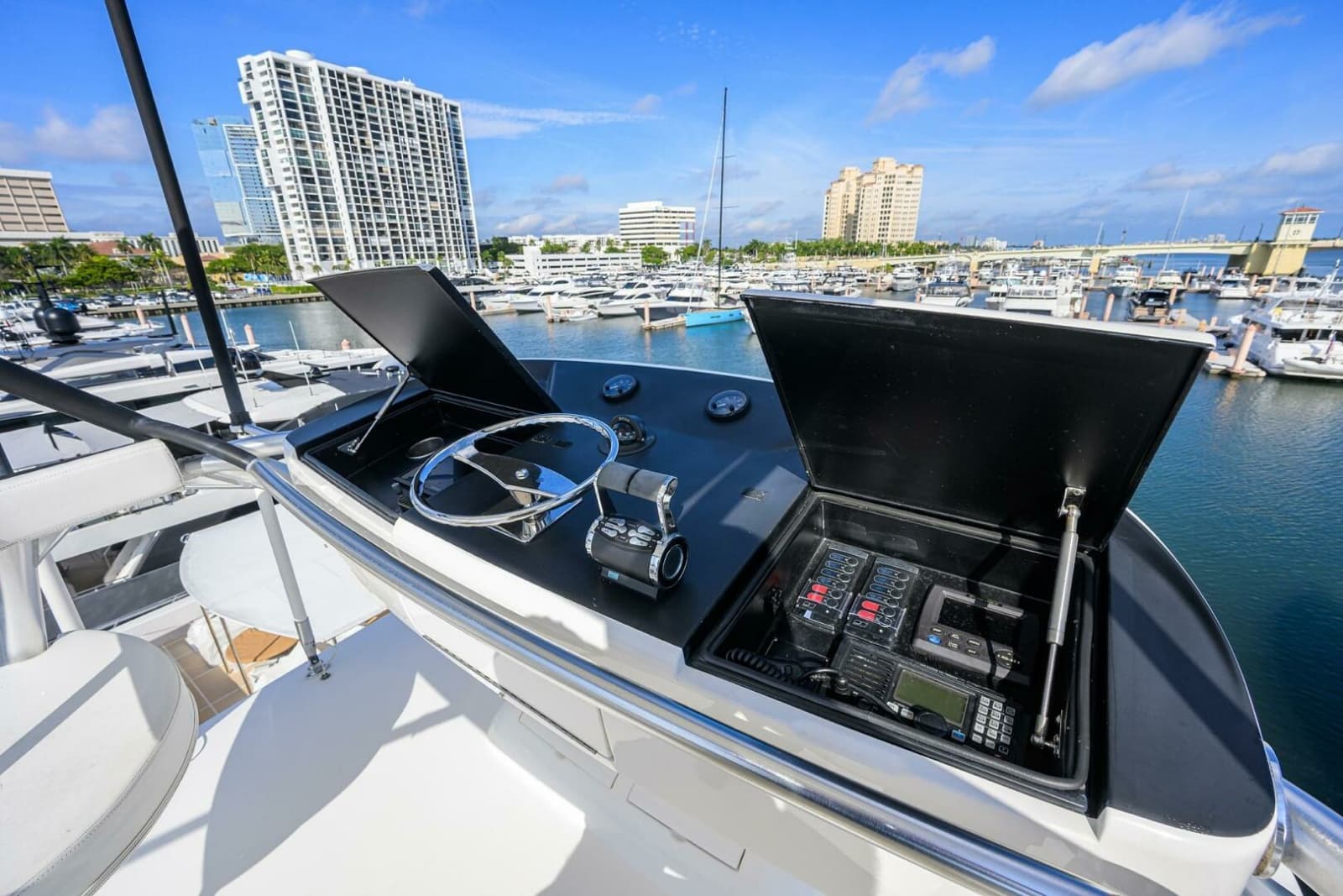 2017 Viking 92 Enclosed Bridge - Photo 8