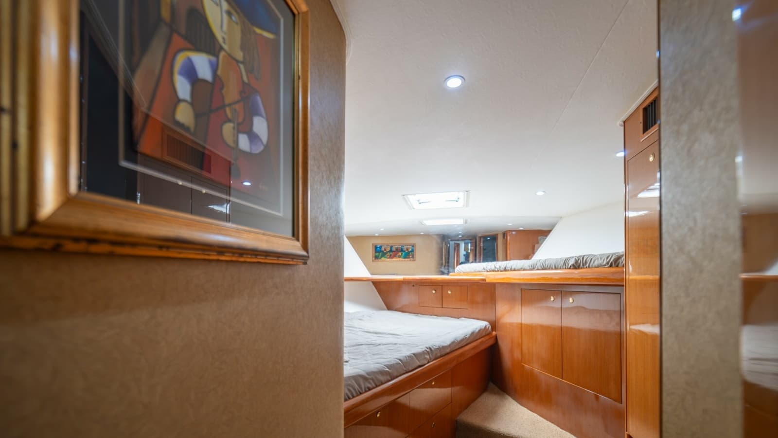 2002 Viking 61 Convertible - Photo 29