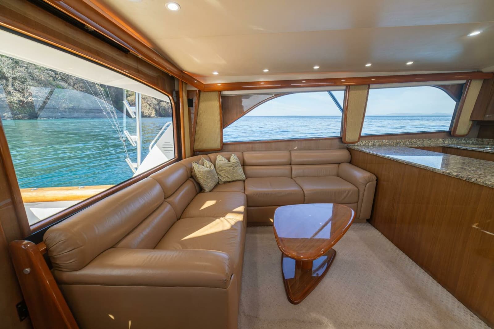 2006 Viking 56 Convertible - Photo 32