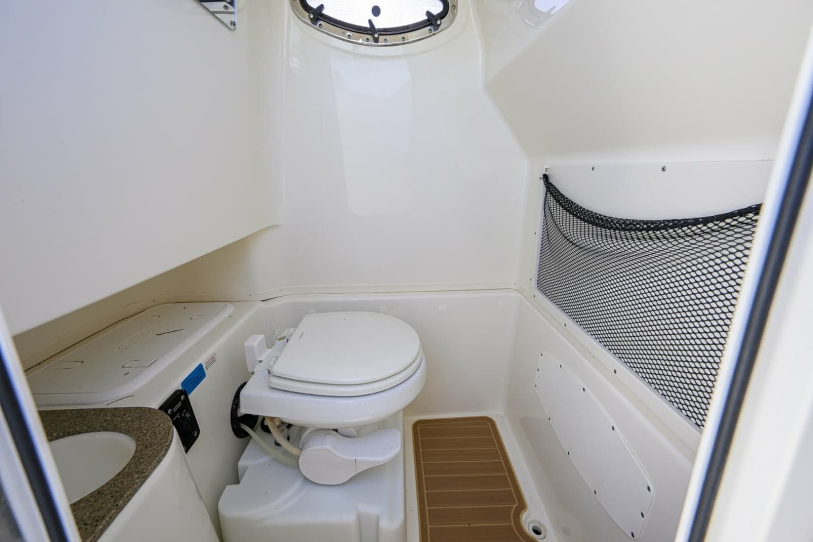 2019 NauticStar 28XS - Photo 17