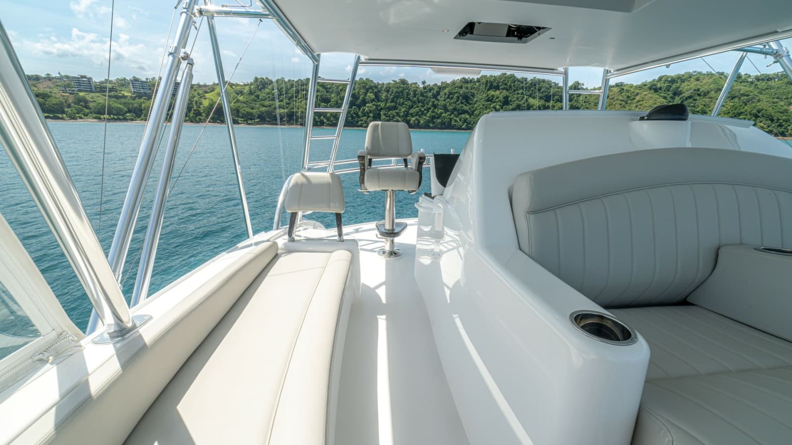 2024 Viking 64 Convertible - Photo 63