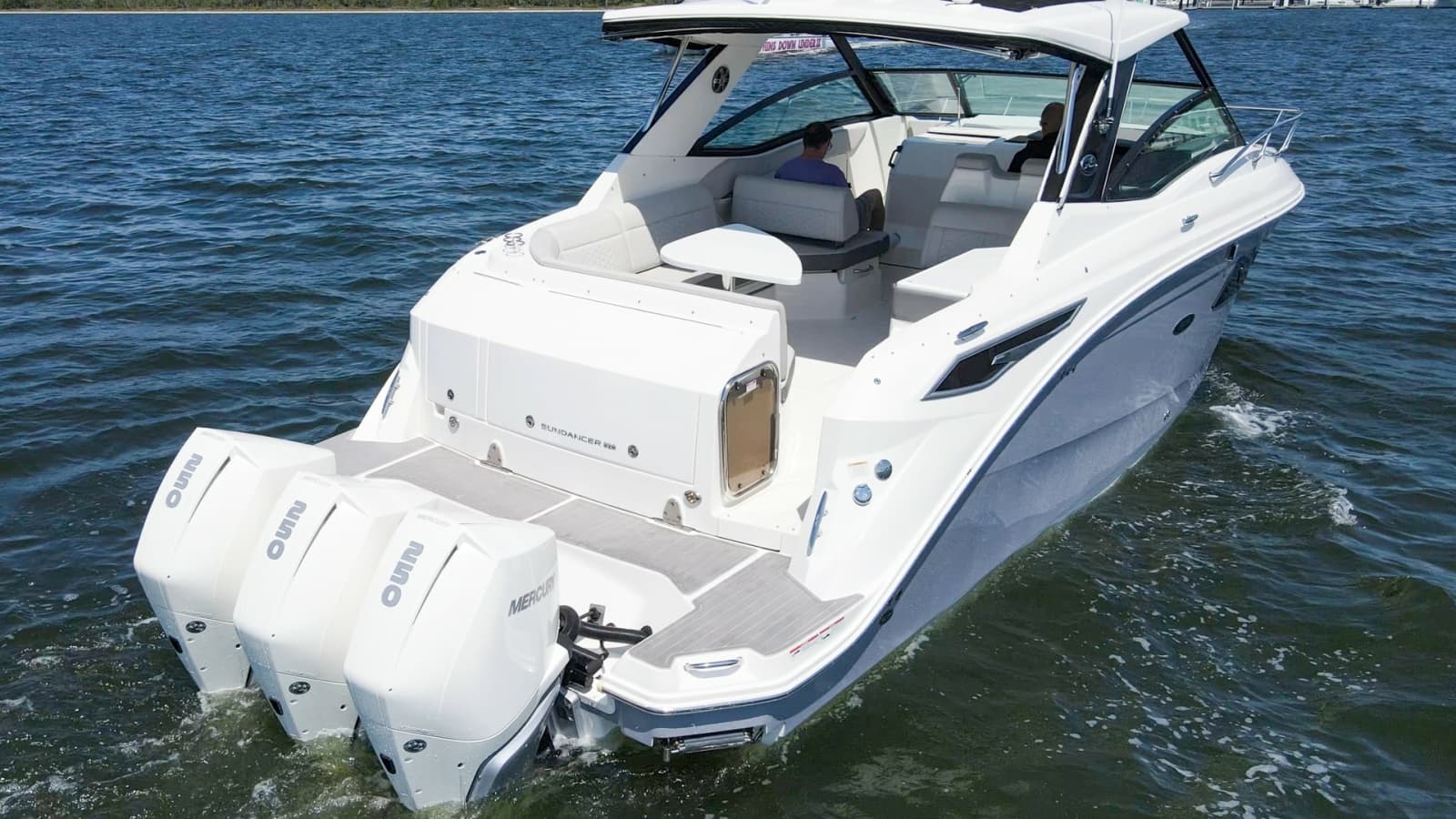 2022 Sea Ray 320 Sundancer OB - Photo 42