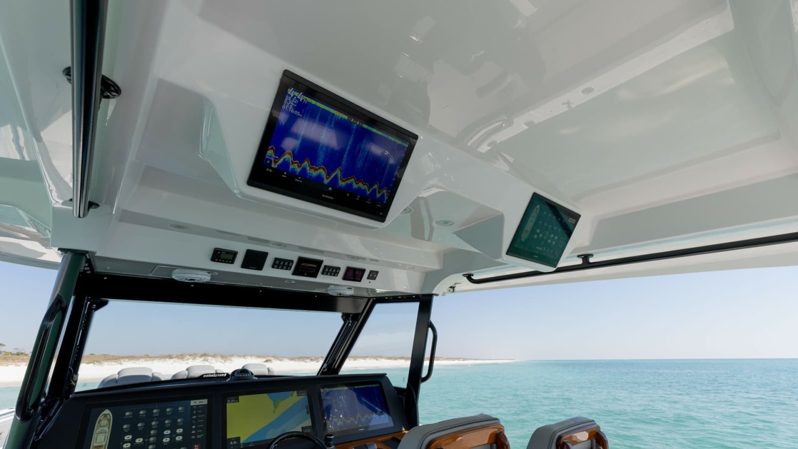 2023 Everglades 455 Center Console - Photo 12