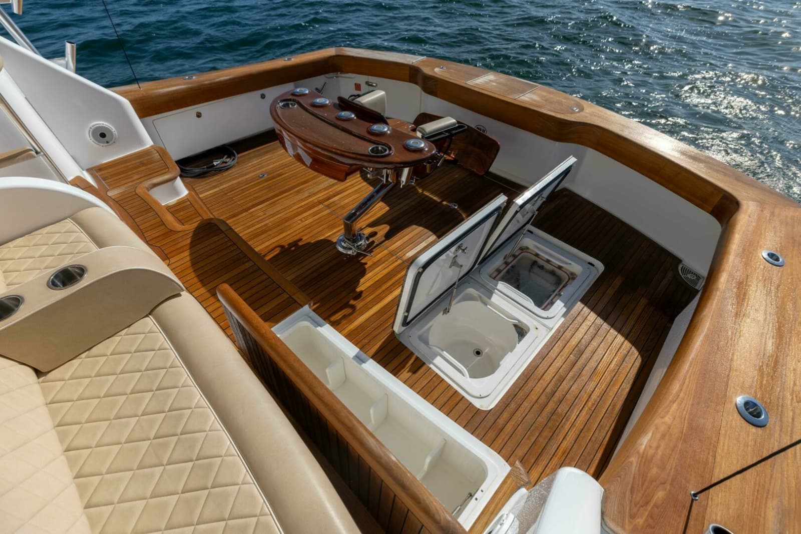2020 Viking 62 Convertible - Photo 35