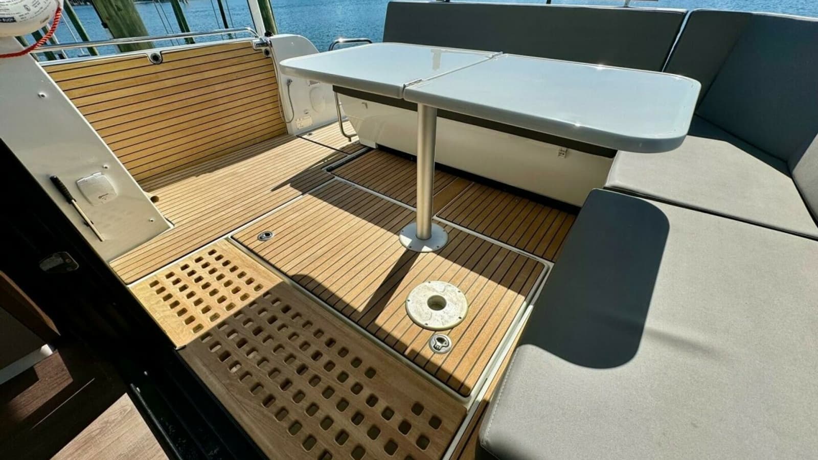 2022 Beneteau Antares 11 - Photo 17