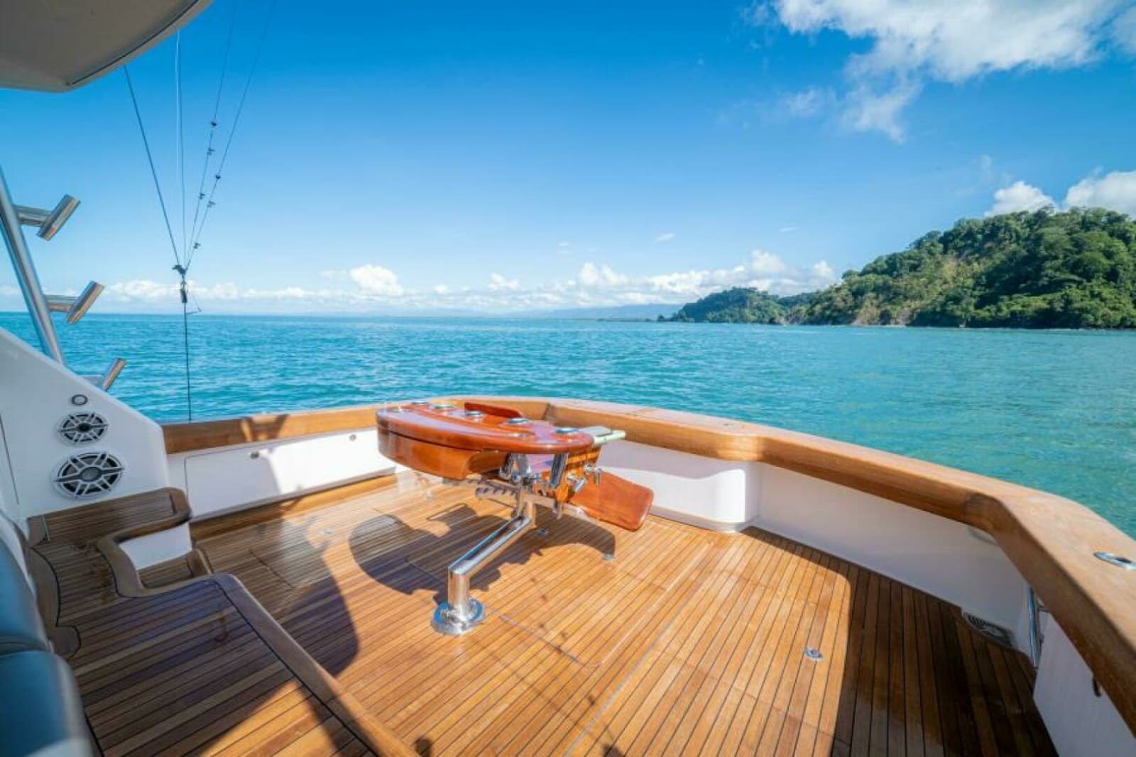 2017 Viking 62 Convertible - Photo 35