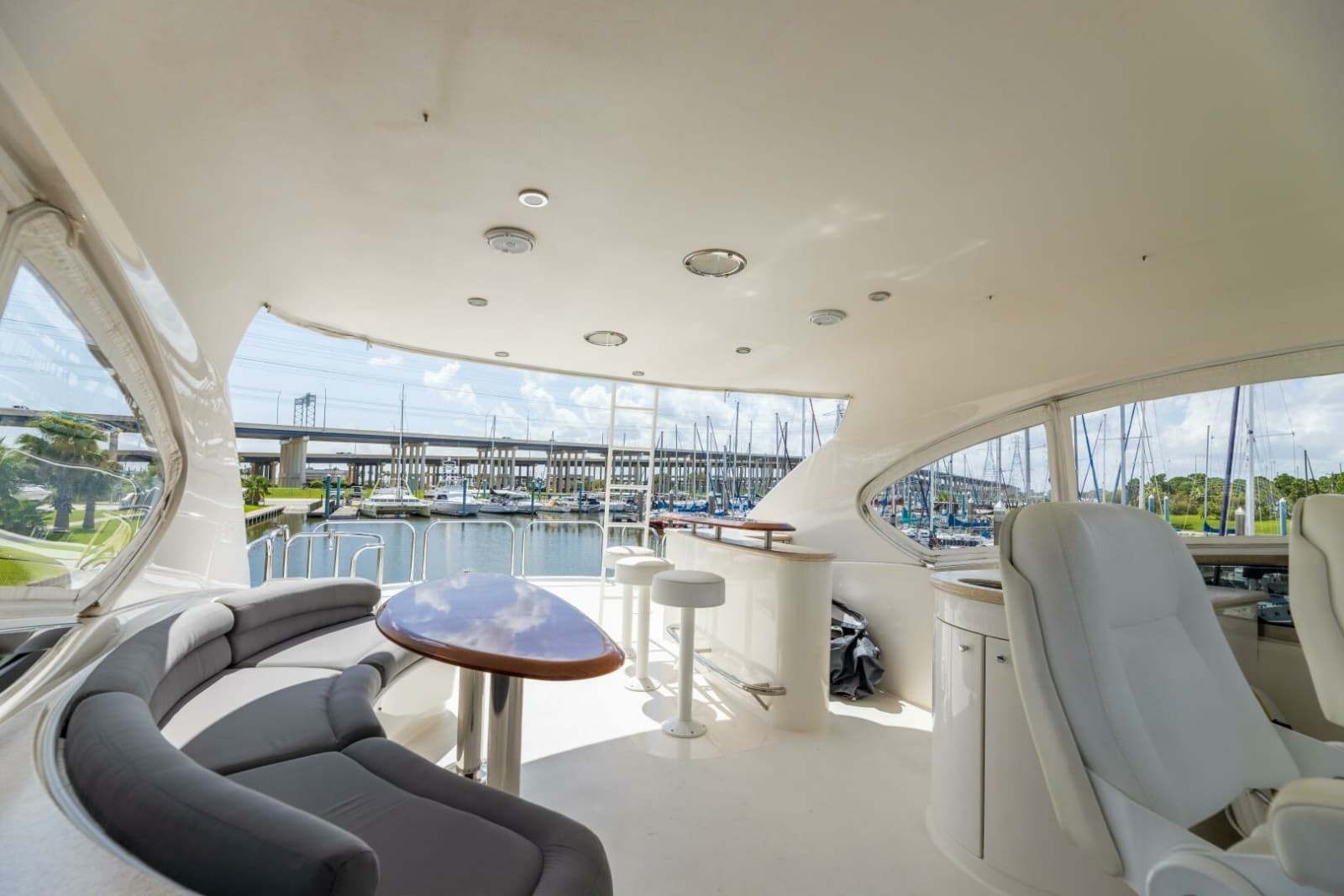 2007 Lazzara Yachts 74 Motor Yacht - Photo 191