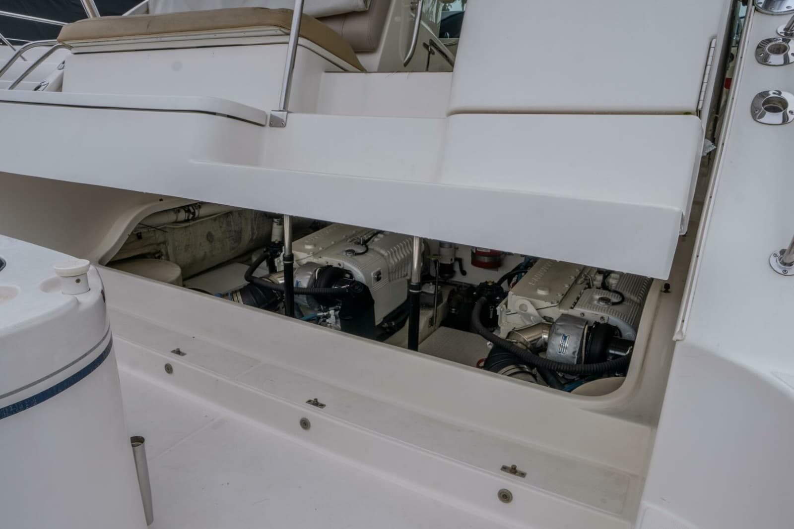 2015 Tiara Yachts 4300 Open - Photo 23