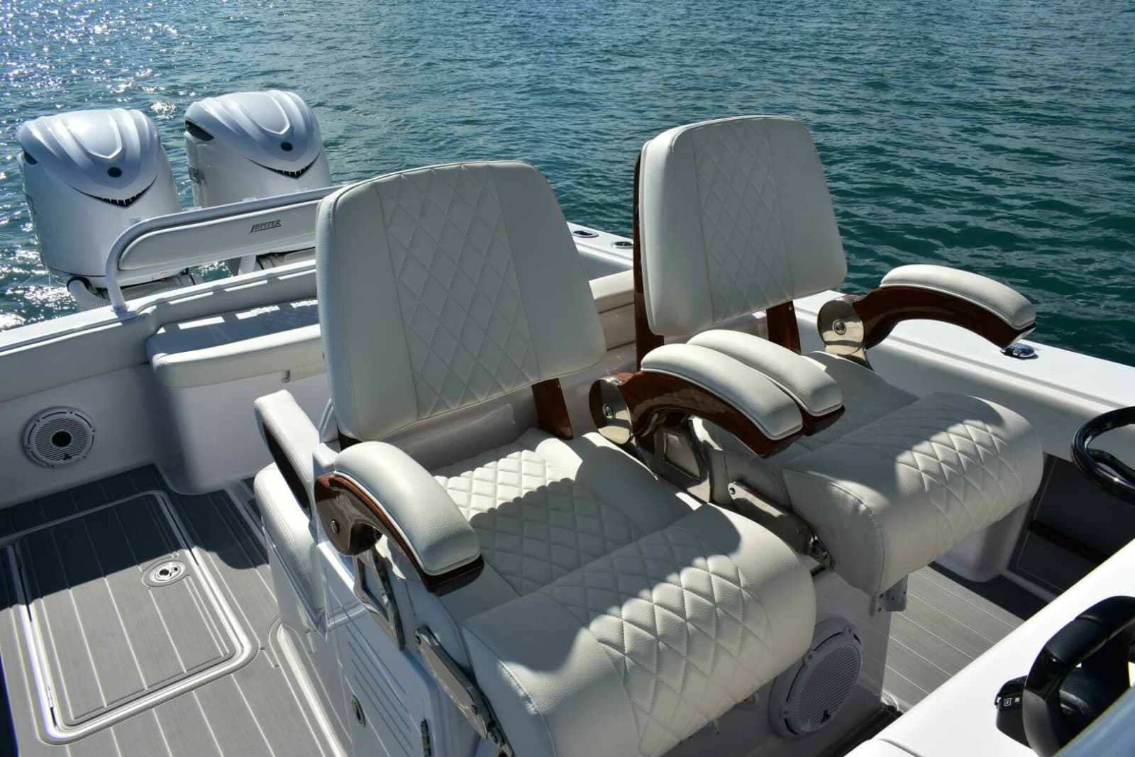 2025 Jupiter 32 FS - Photo 7
