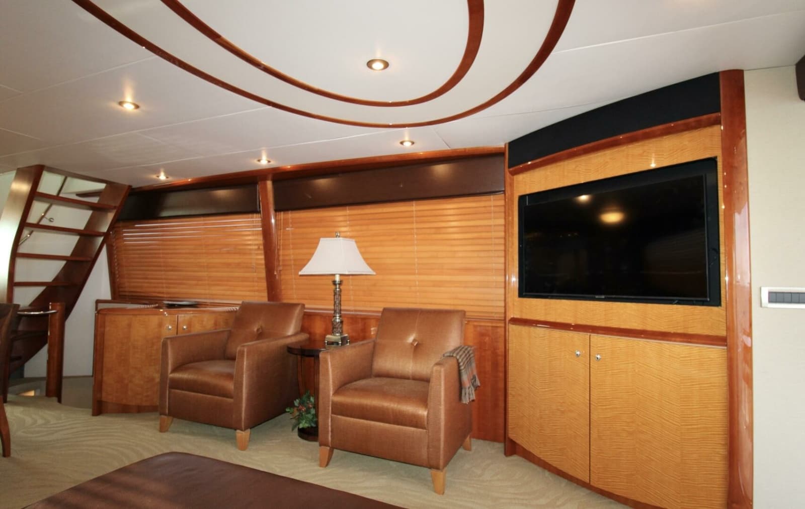 2007 Lazzara Yachts 74 Motor Yacht - Photo 35