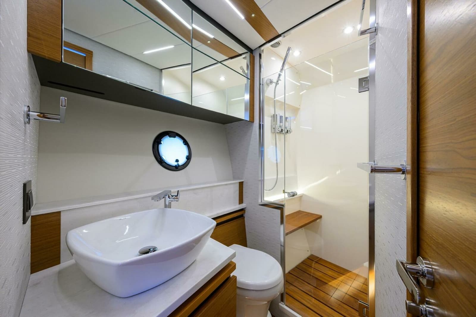 2023 Tiara Yachts C49 - Photo 29