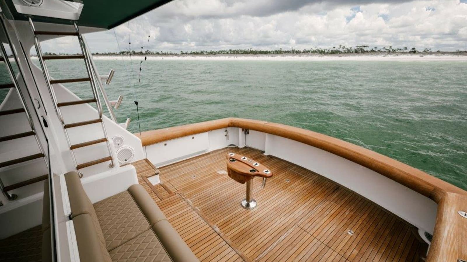 2007 Viking 64 Convertible - Photo 34