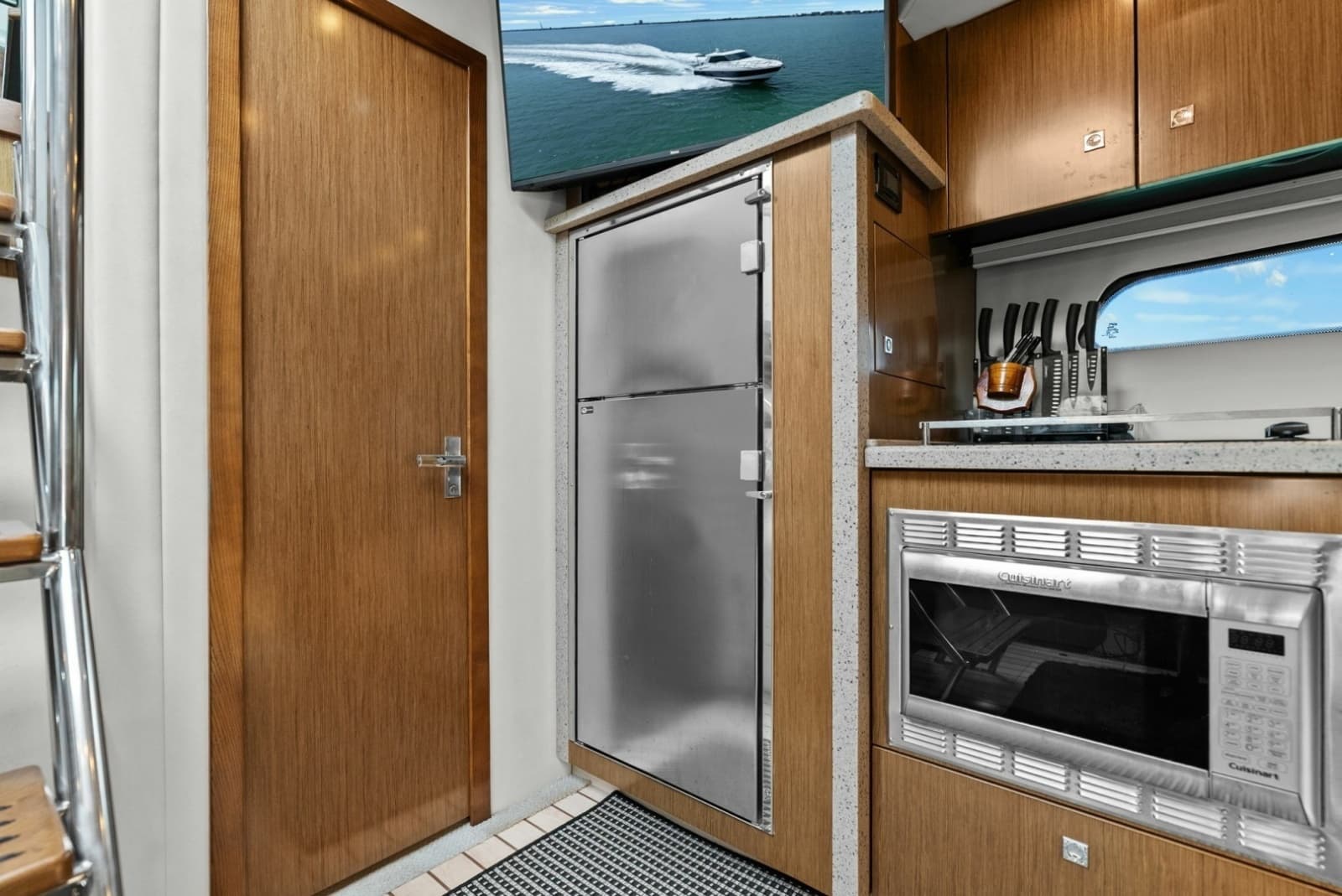 2014 Cruisers Yachts 48 Cantius - Photo 24