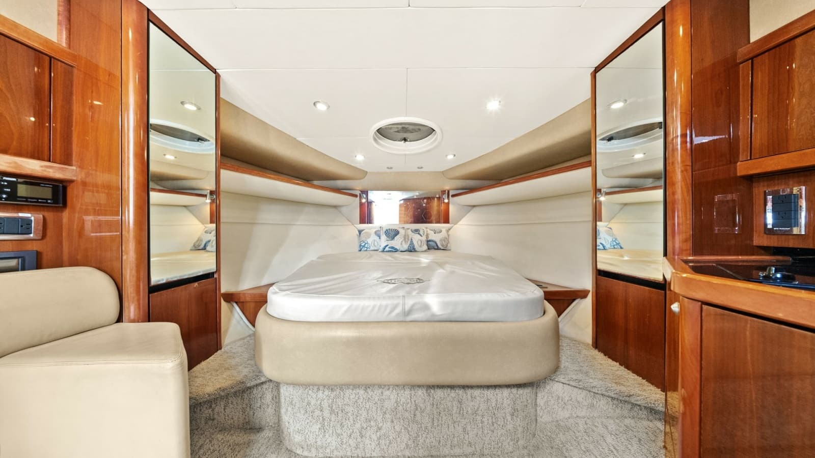 2005 Sunseeker 37 Sport Tower - Photo 4