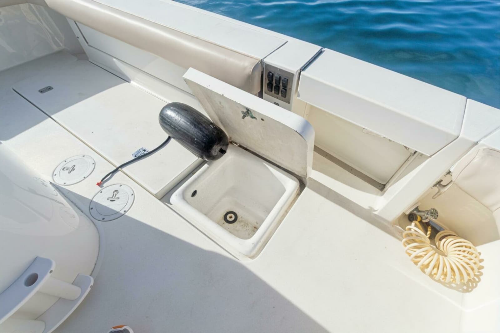 2000 Sea Ray 370 Express Cruiser - Photo 60