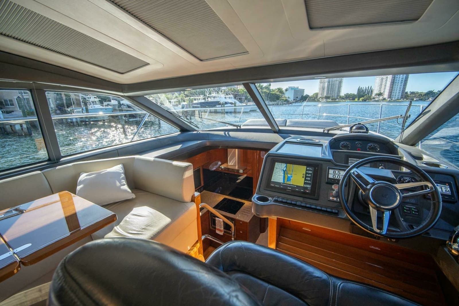 2016 Princess V48 - Photo 16