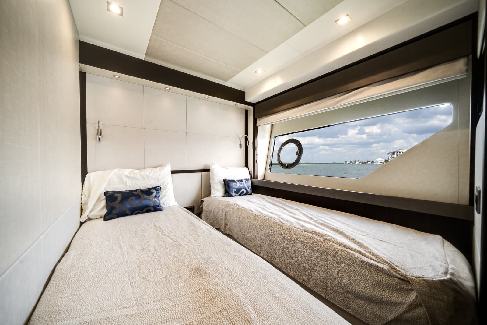 2019 Sunseeker 76 Flybridge - Photo 32
