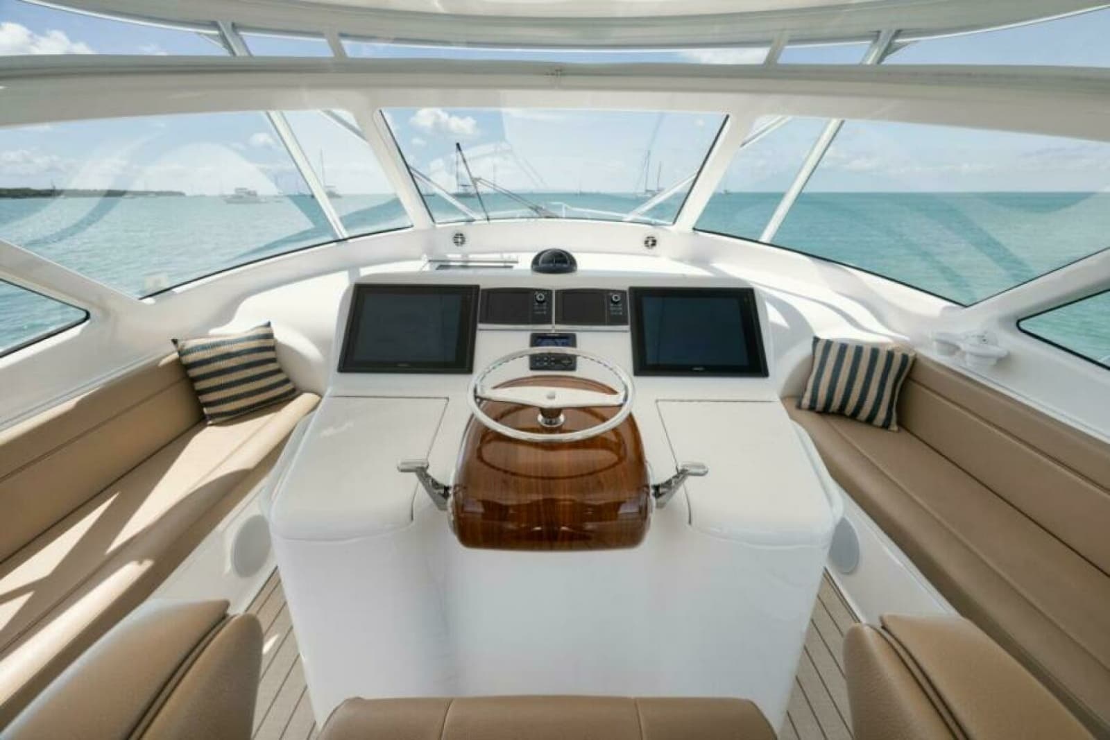 2015 Viking 42 Open - Photo 10