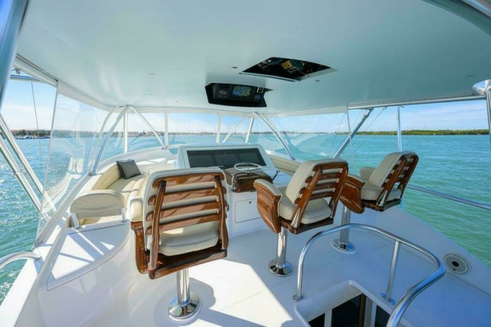2020 Viking 72 Convertible - Photo 36