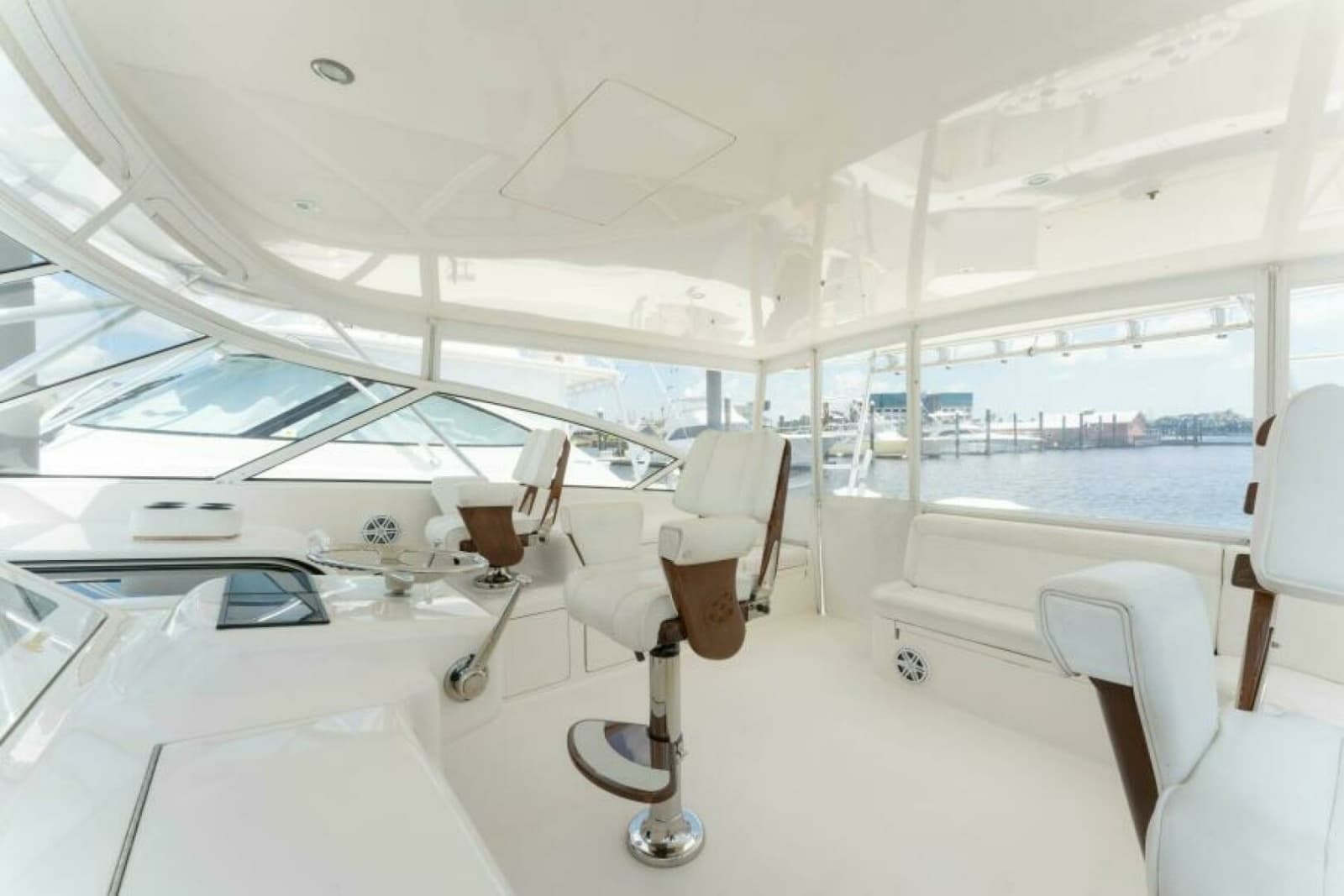 2009 Viking 45 Open - Photo 3