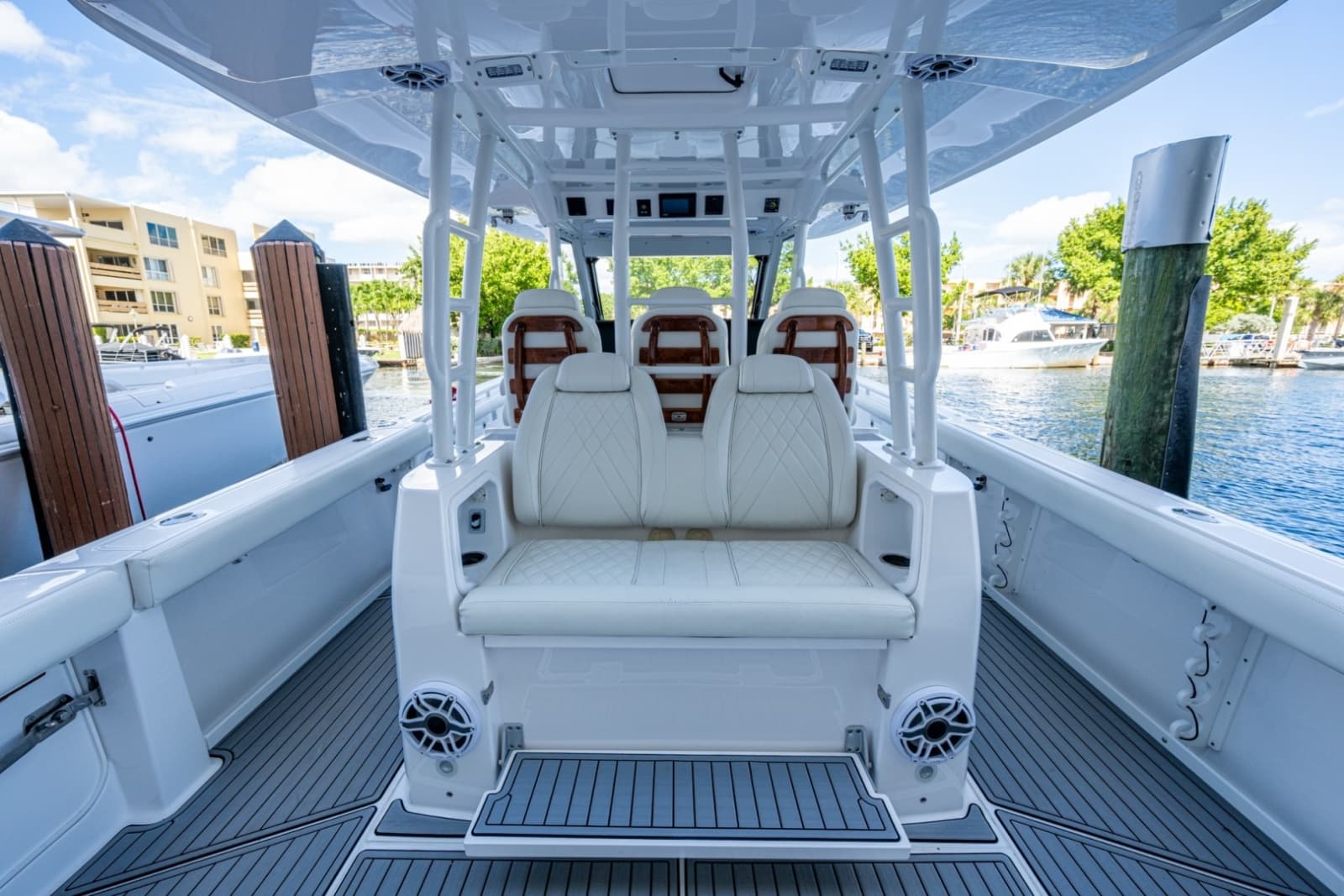 2020 Everglades 395 Center Console - Photo 14