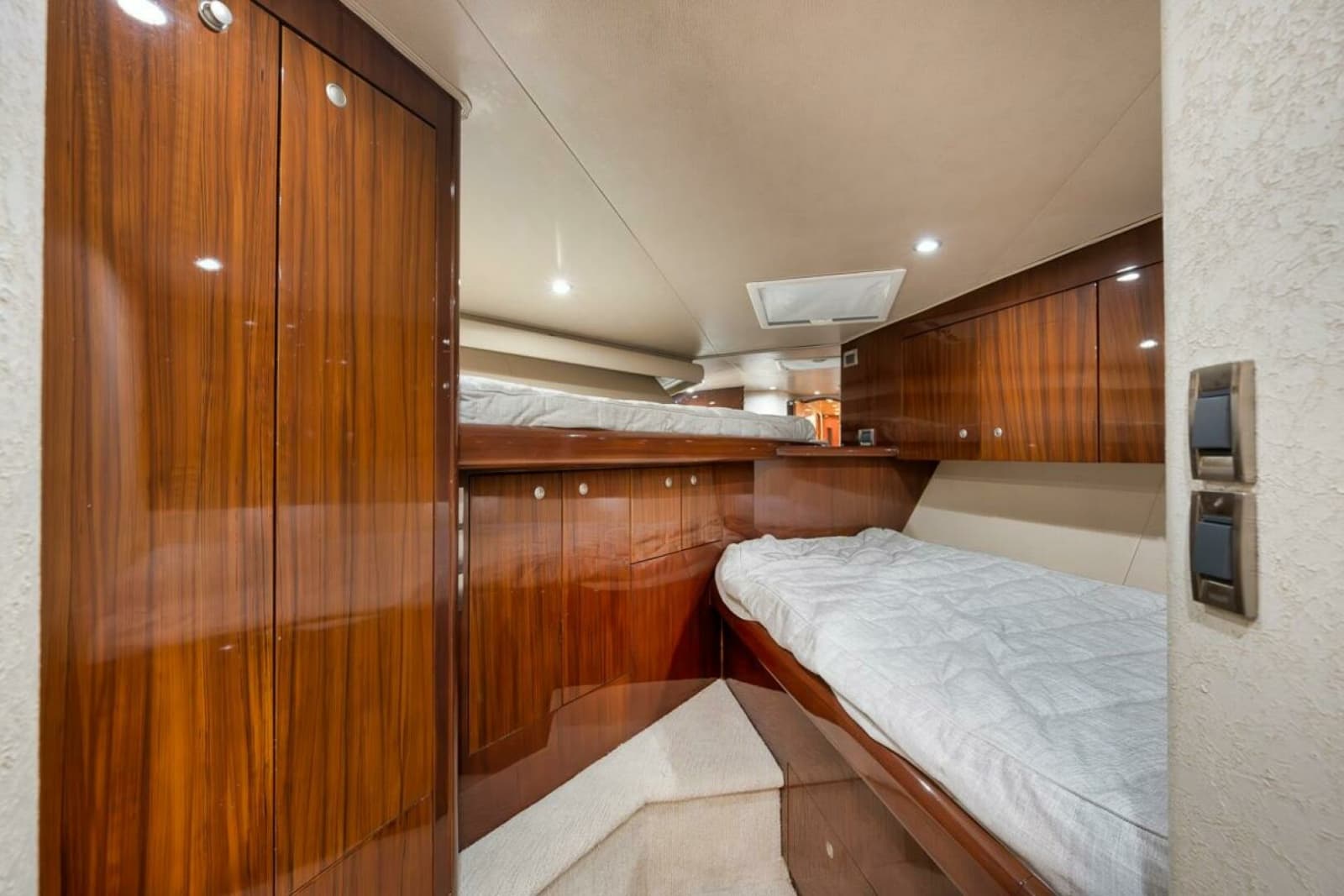2007 Viking 52 Sport Coupe - Photo 33
