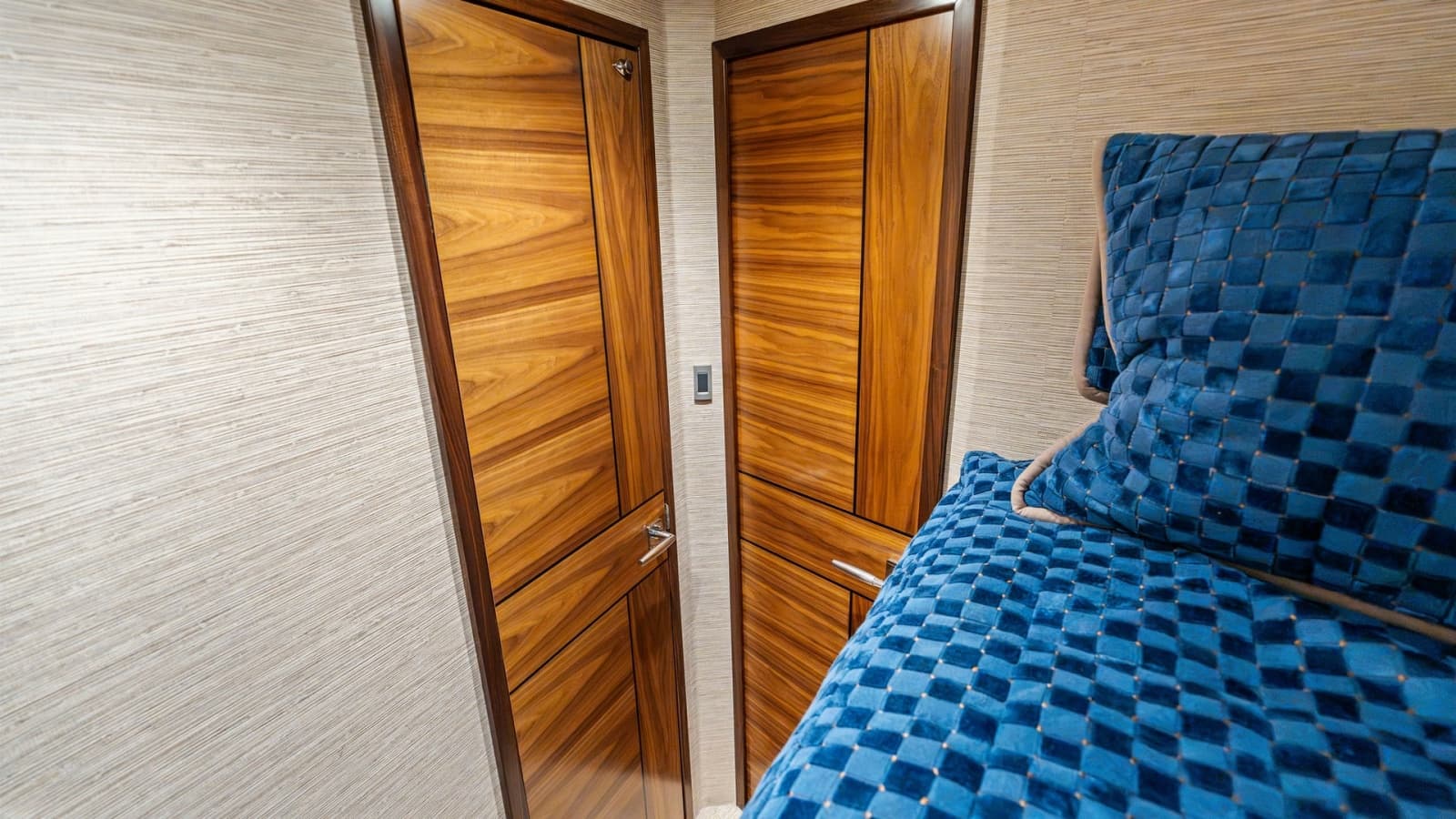 2024 Viking 68 Convertible - Photo 26
