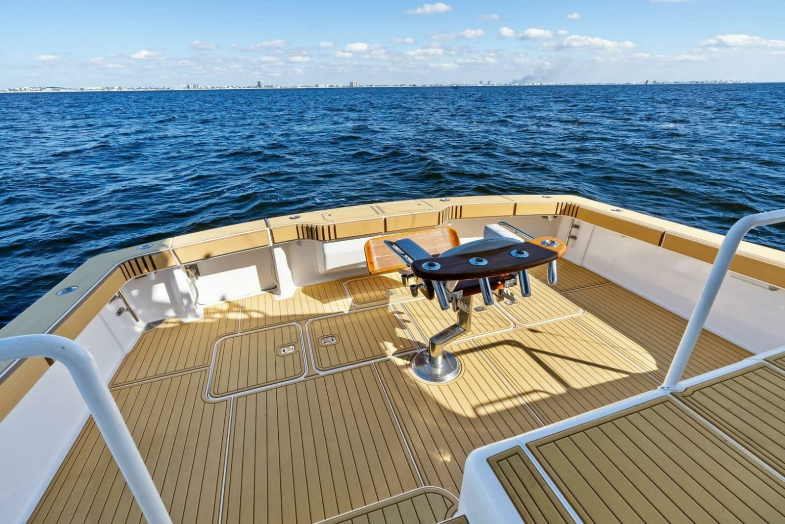 2002 Viking 65 Convertible - Photo 8