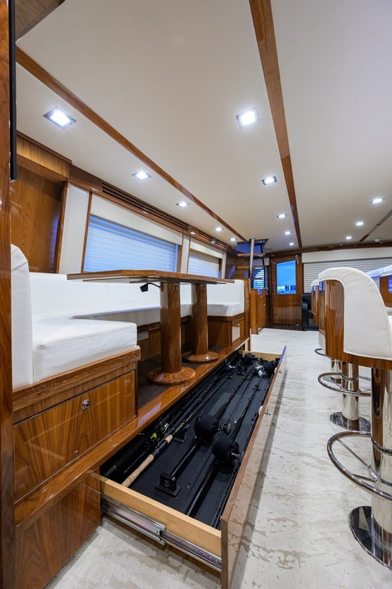 2023 Viking 80 Skybridge - Photo 12