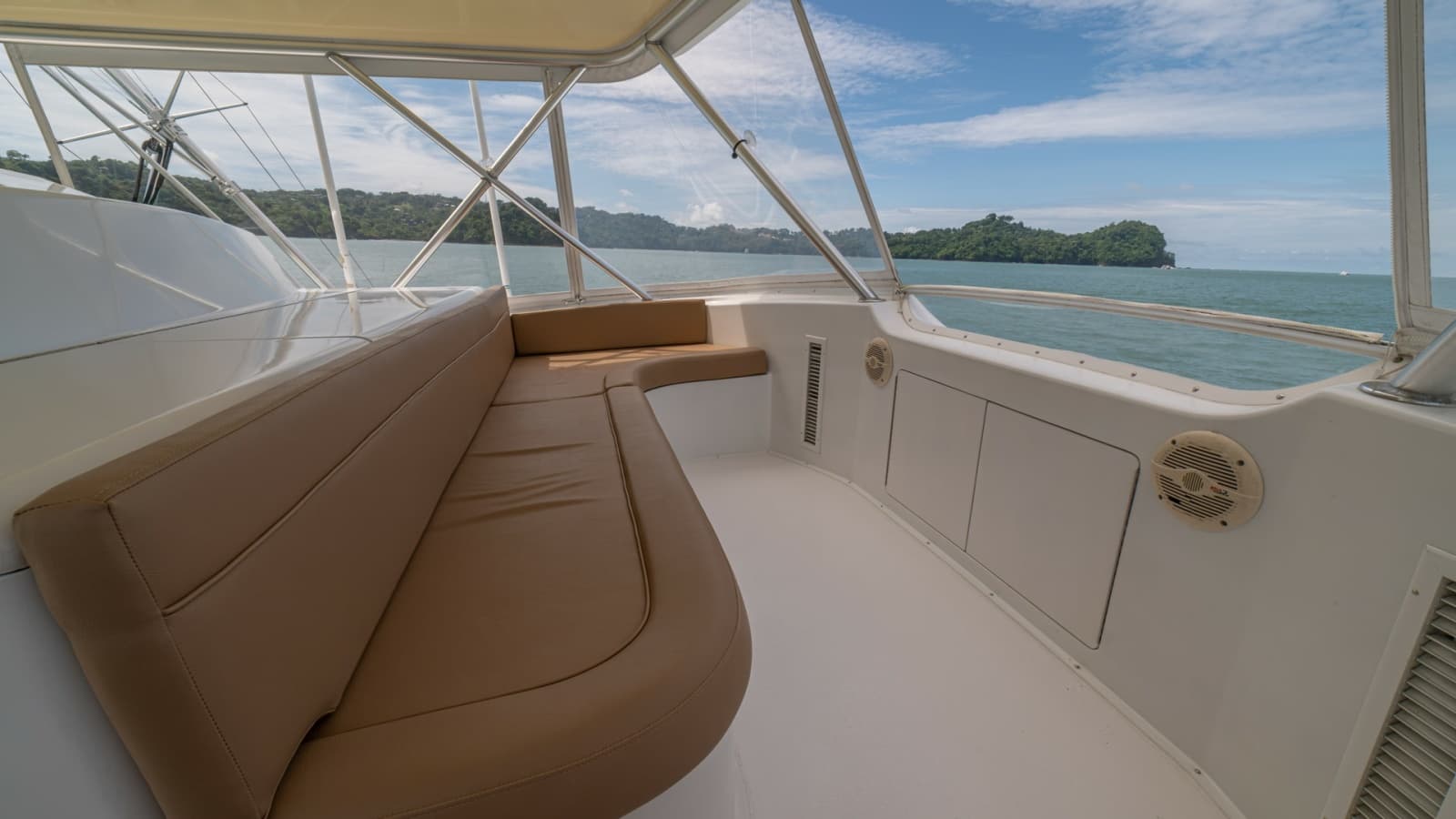 2002 Viking 61 Convertible - Photo 61