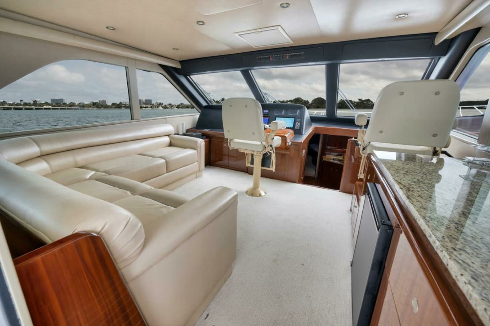 2007 Viking 52 Sport Coupe - Photo 4