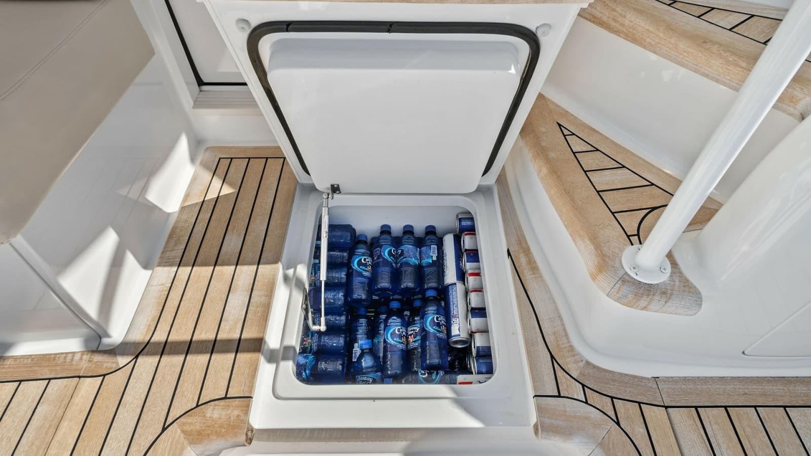 2021 Viking 54 Convertible - Photo 45